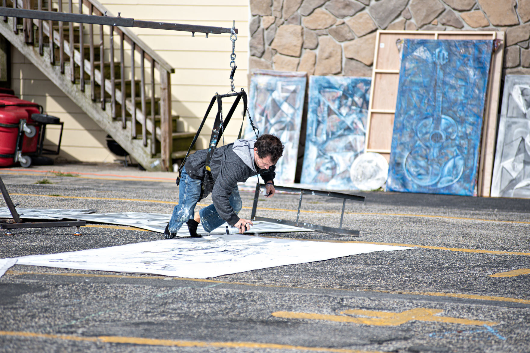 102520_nws_flyingartist